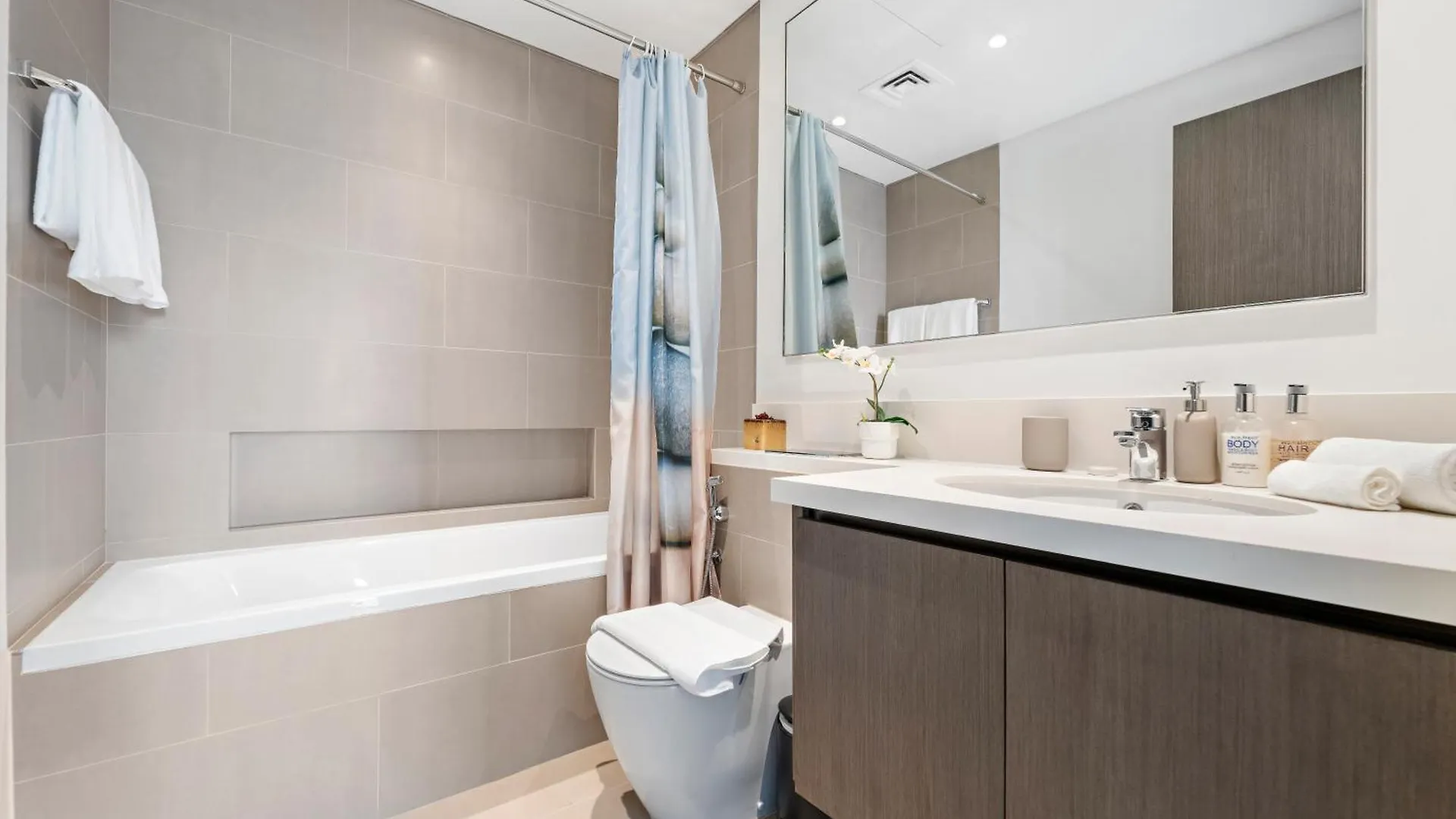 迪拜2Br Harbour Views T1, Creek View别墅 度假居